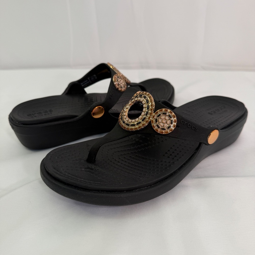 Crocs Sanrah Embellished Wedge Flip Flops Black Women Size 6 Sandals 204011
